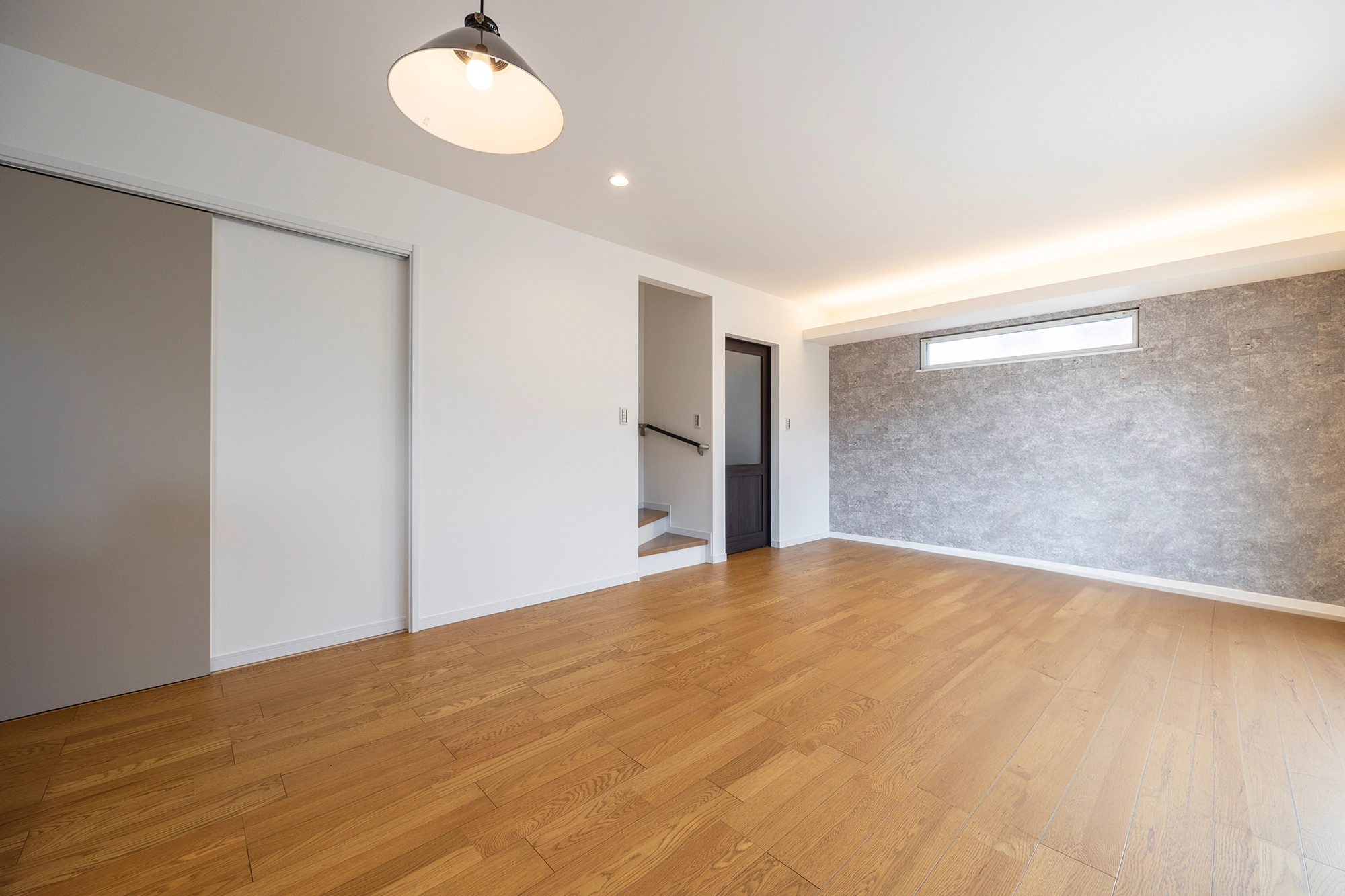 LIVING / DINING / KITCHEN