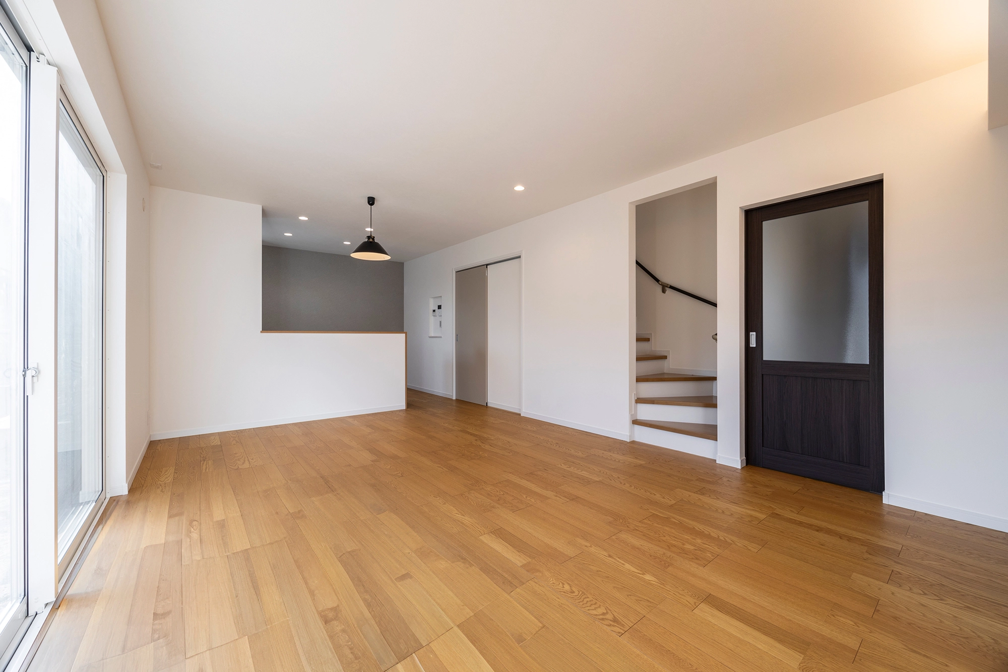 LIVING / DINING / KITCHEN