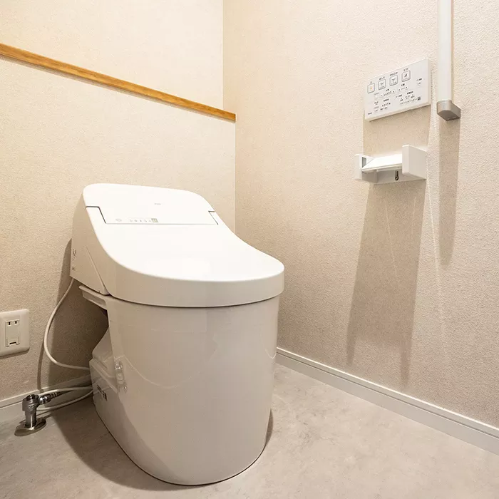1F TOILET